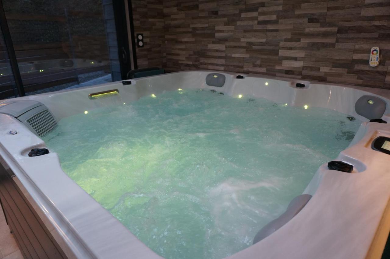Domaine Du Moulin A Vent - Gite & Spa Saint-Florent-sur-Cher ภายนอก รูปภาพ